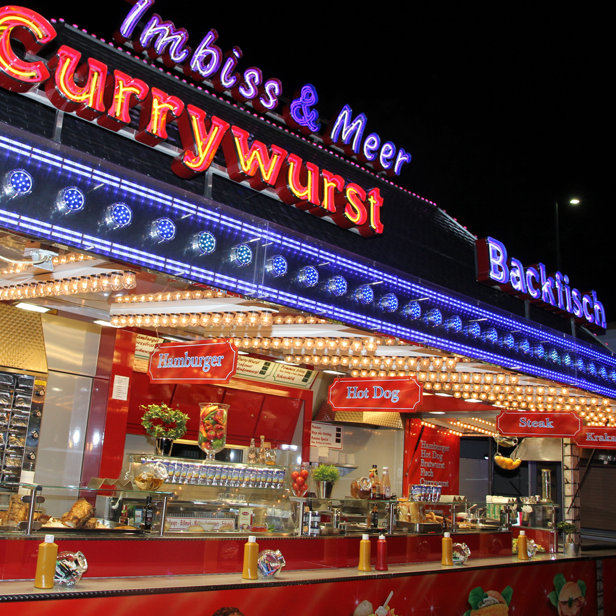 Schaustellerbetrieb Fichna, Dortmund - Volksfeste, Jahrmärkte, Kirmes, Cranger Kirmes. Lizenz AdobeStock 122028520