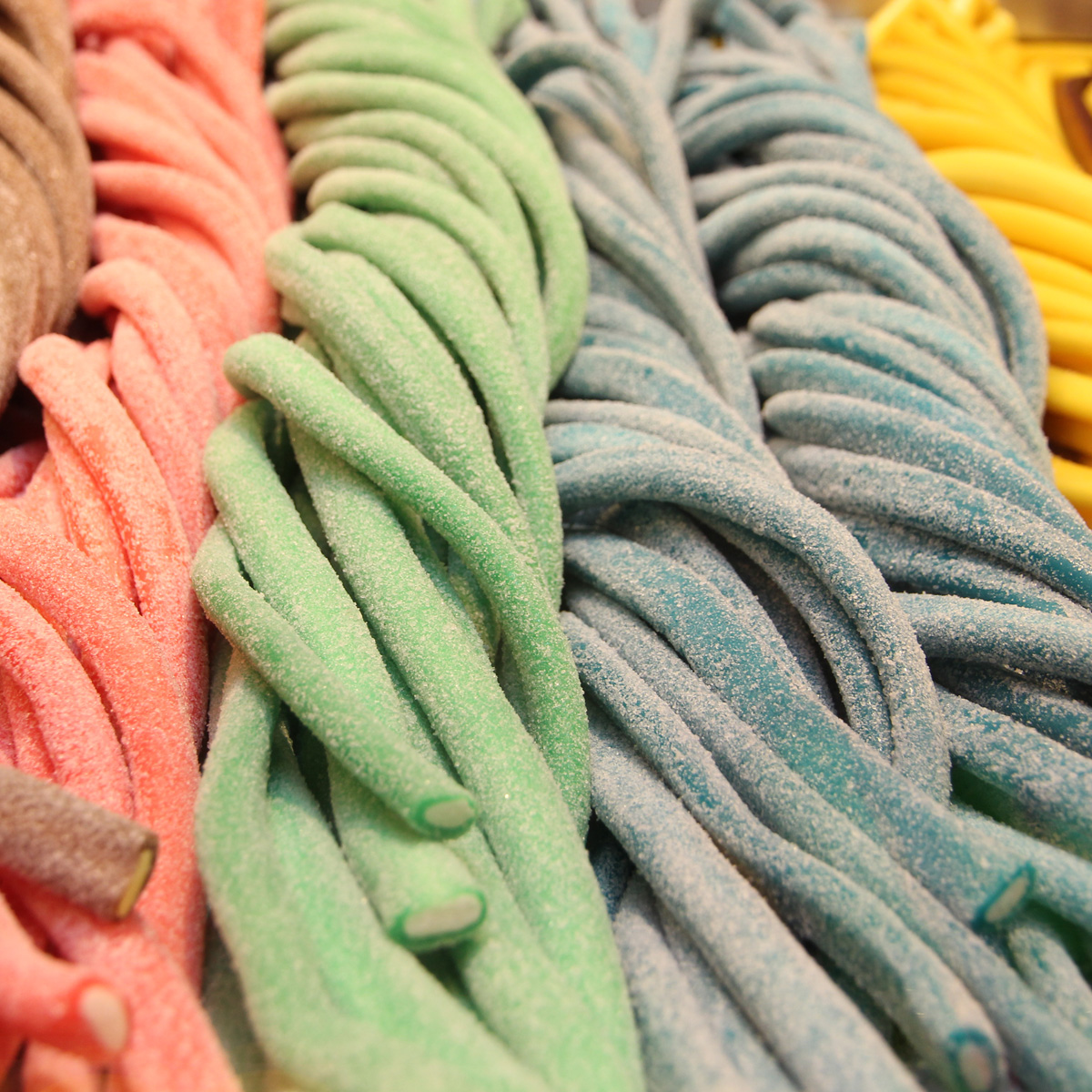 Schaustellerbetrieb Erni & Renate Fichna, Dortmund - S&uuml;&szlig;warenstand Zuckers&uueml;&szlig; - Popcorn, frische Zuckerwatte und Weingummi - Gastronomie, Kirmes, Volksfest, Cranger Kirmes