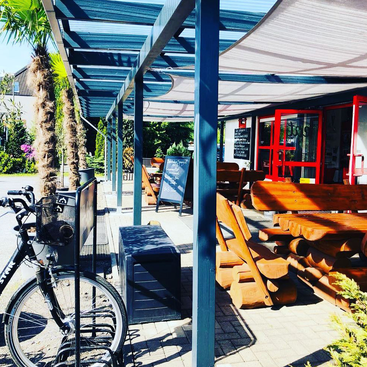 Schaustellerbetrieb Kleuser Fichna, Dortmund - Gastronomie mit den Bereichen Imbiss, Süßwaren, Gebrannte Mandeln und Ausschank. Lizenz AdobeStock 106045990